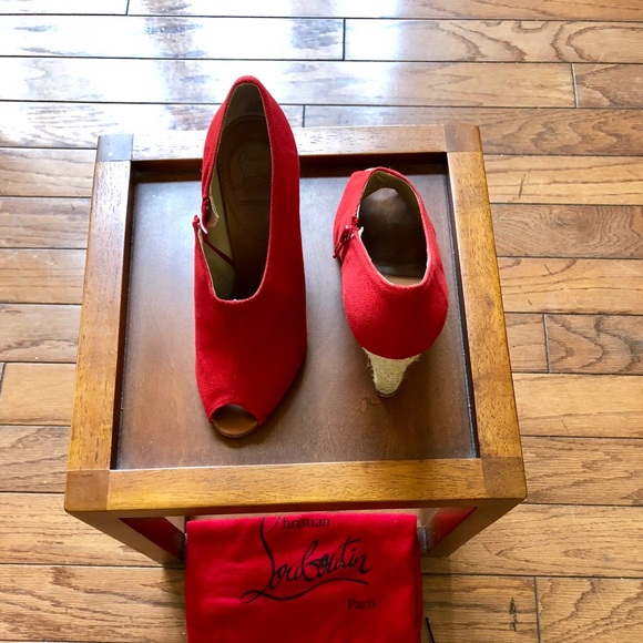 Christian Louboutin - Picture 4 of 5